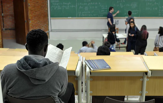 Jovens negros têm menos acesso ao mercado de trabalho