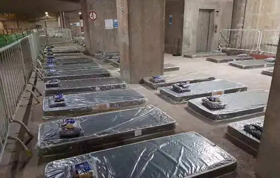 SP reabre estação Pedro II do Metrô para abrigar moradores de rua durante o frio