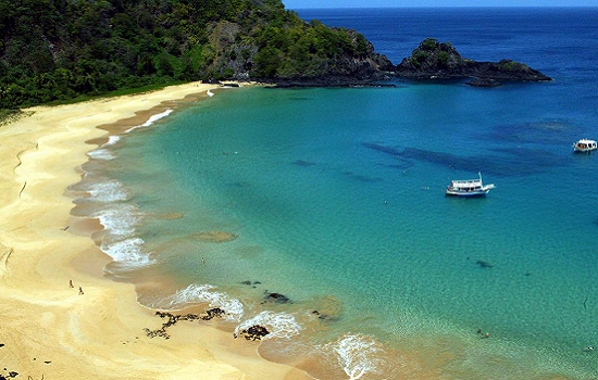 Fernando de Noronha deixa de exigir testes de covid-19 para turistas