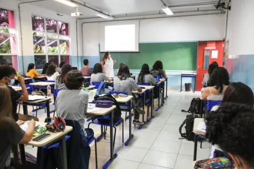 Notas de estudantes das Etecs evoluem na prova do Saresp 2022