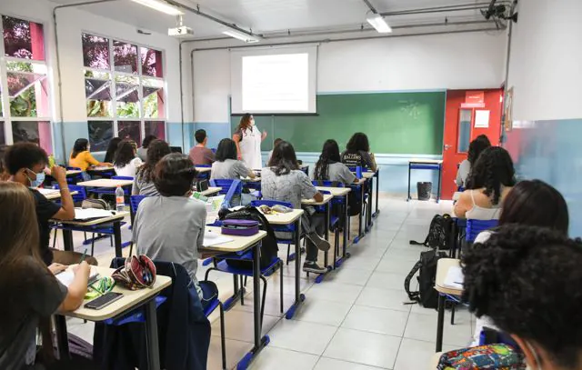 Notas de estudantes das Etecs evoluem na prova do Saresp 2022