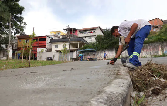 Rua das Fontes em Ribeirão Pires ganha nova calçada