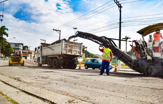 Av. Francisco Monteiro recebe novo asfalto em Ribeirão Pires