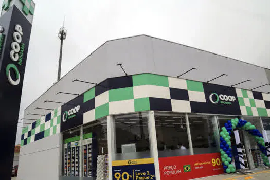 COOP inaugura três drogarias em único dia