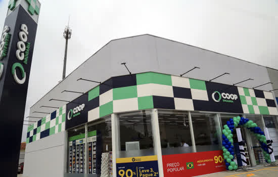 COOP inaugura três drogarias em único dia