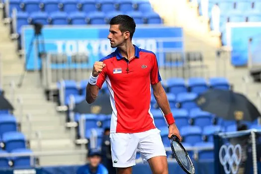 Djokovic bate Nishikori com tranquilidade e avança à semifinal em Tóquio