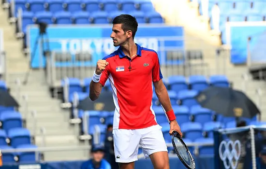 Djokovic bate Nishikori com tranquilidade e avança à semifinal em Tóquio