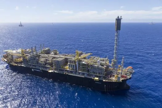 Novo navio-plataforma da Petrobras vai reduzir pela metade emissões de Marlim em Campos