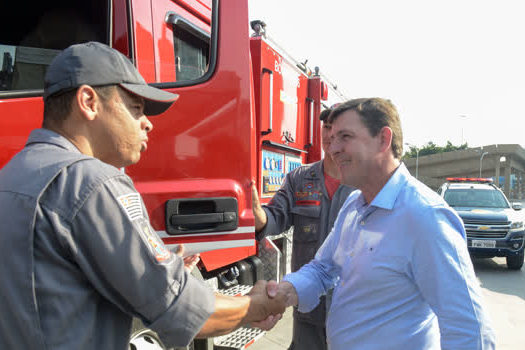 São Bernardo entrega duas novas viaturas ao Corpo de Bombeiros