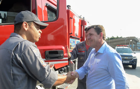 São Bernardo entrega duas novas viaturas ao Corpo de Bombeiros