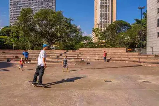 Novo Anhangabaú recebe atrações de samba, rap e cinema nacional