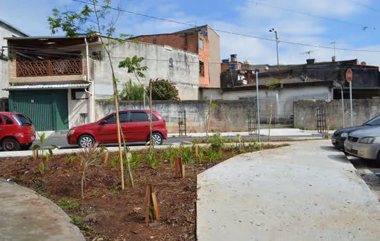 Moeda Verde transforma paisagem de mais uma rua no Núcleo Capuava