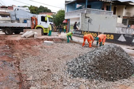 Prefeitura de Mauá realiza obra na Rua Antonio das Neves, entre o Jardim Mauá e Itapark