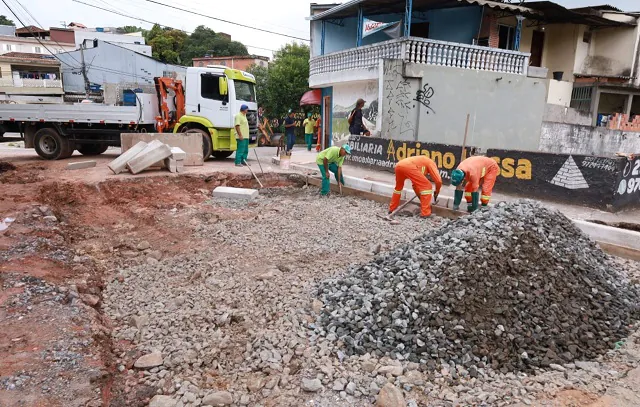 Prefeitura de Mauá realiza obra na Rua Antonio das Neves