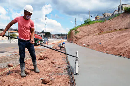 Projeto paisagístico e faixa para ciclistas ganham forma nas obras do Cassaquera