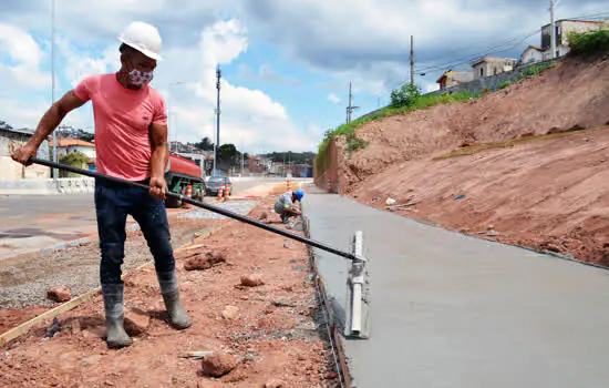 Projeto paisagístico e faixa para ciclistas ganham forma nas obras do Cassaquera