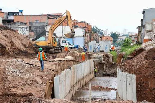 São Bernardo avança à etapa final da canalização do Córrego Saracantan