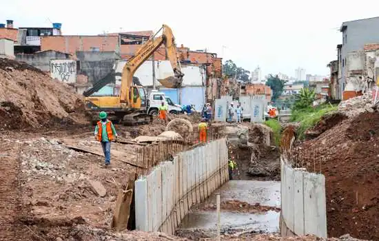 São Bernardo avança à etapa final da canalização do Córrego Saracantan