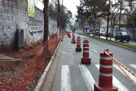 Prefeitura retoma obras na avenida Casa Grande e rua Rio de Janeiro