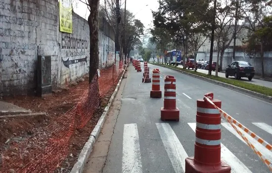 Prefeitura retoma obras na avenida Casa Grande e rua Rio de Janeiro