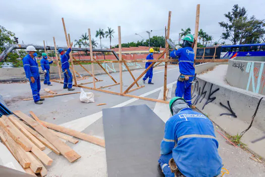 Santo André interdita faixa de pedestres na Av dos Estados para obras do Adib Chammas