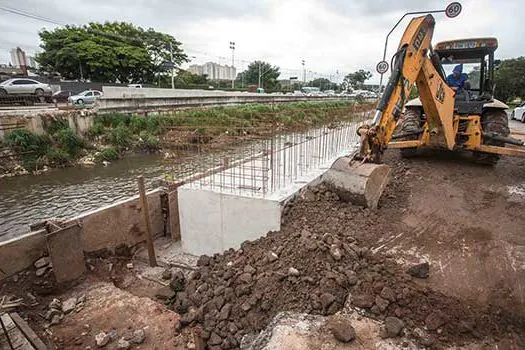 Obras de nova ponte interditam trecho da avenida dos Estados neste sábado e domingo