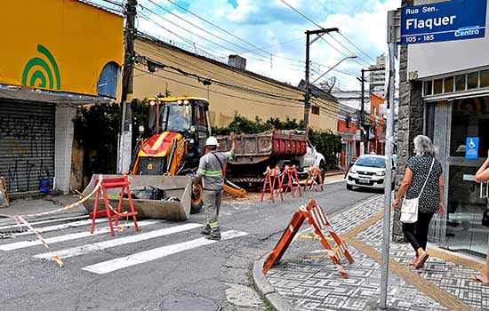 Obras de construção de calçadão na rua Senador Flaquer entram em nova fase