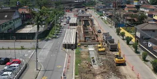 Ecovias realiza, nesta semana, lançamento de vigas do viaduto do Jardim Casqueiro