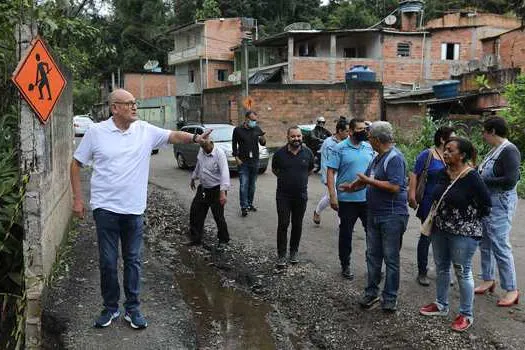 Diadema inicia asfaltamento da Avenida Nicola Imparato na Vila Joaninha