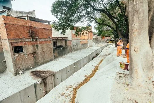 Prefeitura de SP conclui obras de contenção e drenagem em córrego na Vila Industrial