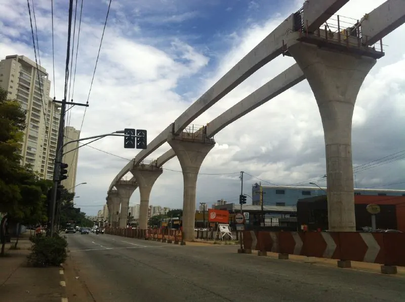 Ponte Caio Pompeu de Toledo (Morumbi) interditada para obras do Monotrilho nesta quarta