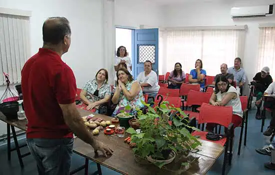 Encontro do Clube de Jardinagem ensina técnicas de irrigação para jardins