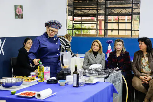 FSS leva Oficina Cozinhando com Cesta Básica ao Bairro Prosperidade