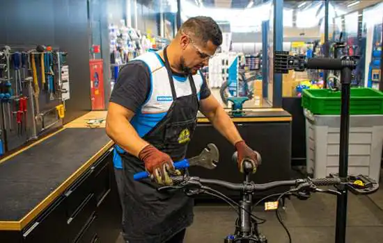 Decathlon lança oficina completa de reparos de produtos no Brasil