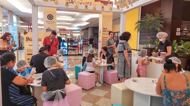 Bourbon Shopping São Paulo realiza oficinas de Páscoa com chocolates e doces