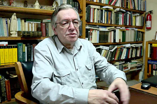 Nas redes, Olavo de Carvalho pede que seus alunos deixem governo Bolsonaro