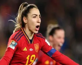 Autora do gol do título da Espanha homenageou mãe de amiga na comemoração