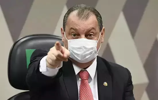 CPI da Covid pede que Moraes reverta suspensão da quebra de sigilo de Bolsonaro