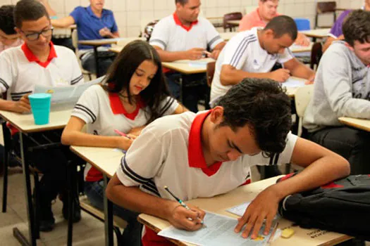 Mais de 2,6 milhões de alunos participam da primeira fase da OBMEP nesta terça