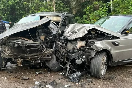 Onana, goleiro do Ajax e de Camarões, sofre acidente de carro