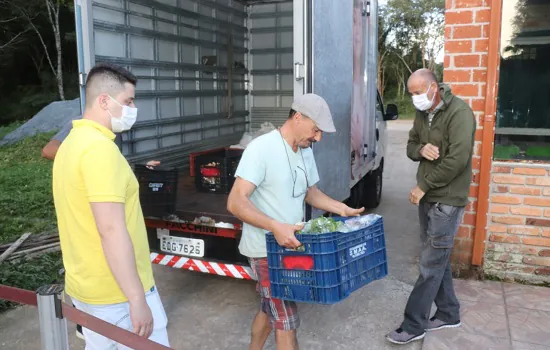 Fundo Social de Ribeirão Pires leva doações para refugiados do Afeganistão