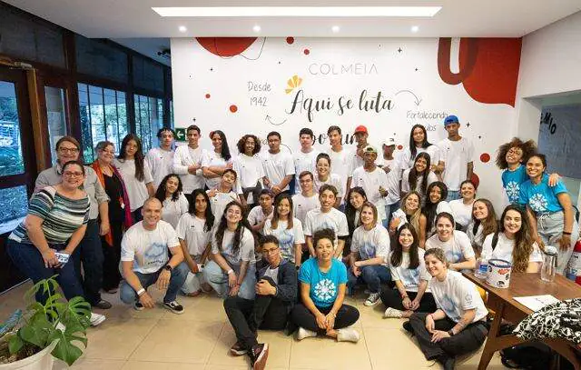 Dia do Voluntariado: colaboradores da Samsung participam de ação com a ONG Colmeia