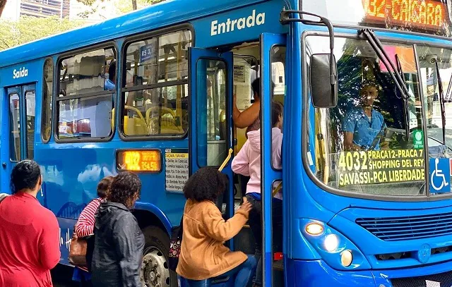 Motoristas de ônibus realizam greve nesta segunda-feira em Belo Horizonte