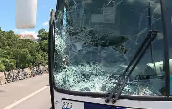 Ônibus atropela grupo de 28 ciclistas e dois morrem na Bandeirantes