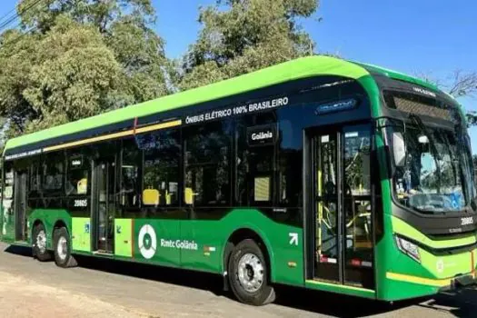 Ônibus elétrico 100% brasileiro inicia operação em Manaus