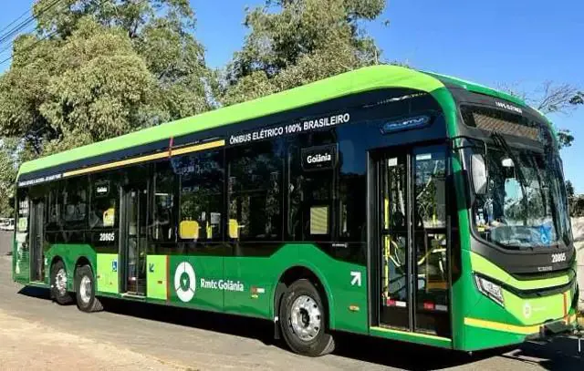 Ônibus elétrico 100% brasileiro inicia operação em Manaus