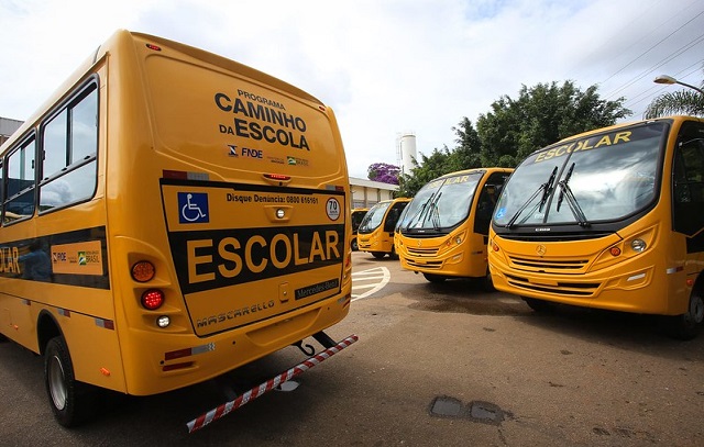 Ações no Litoral Norte: Governo entrega seis ônibus escolares para São Sebastião