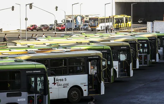 Ministro do STF determina transporte público em nível normal no dia 2