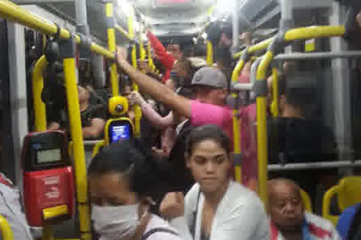 Contra aglomeração, MPT pede aumento imediato da frota de ônibus e trens em SP