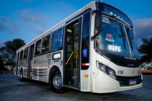 São Caetano tem ônibus municipal decorado para o Natal